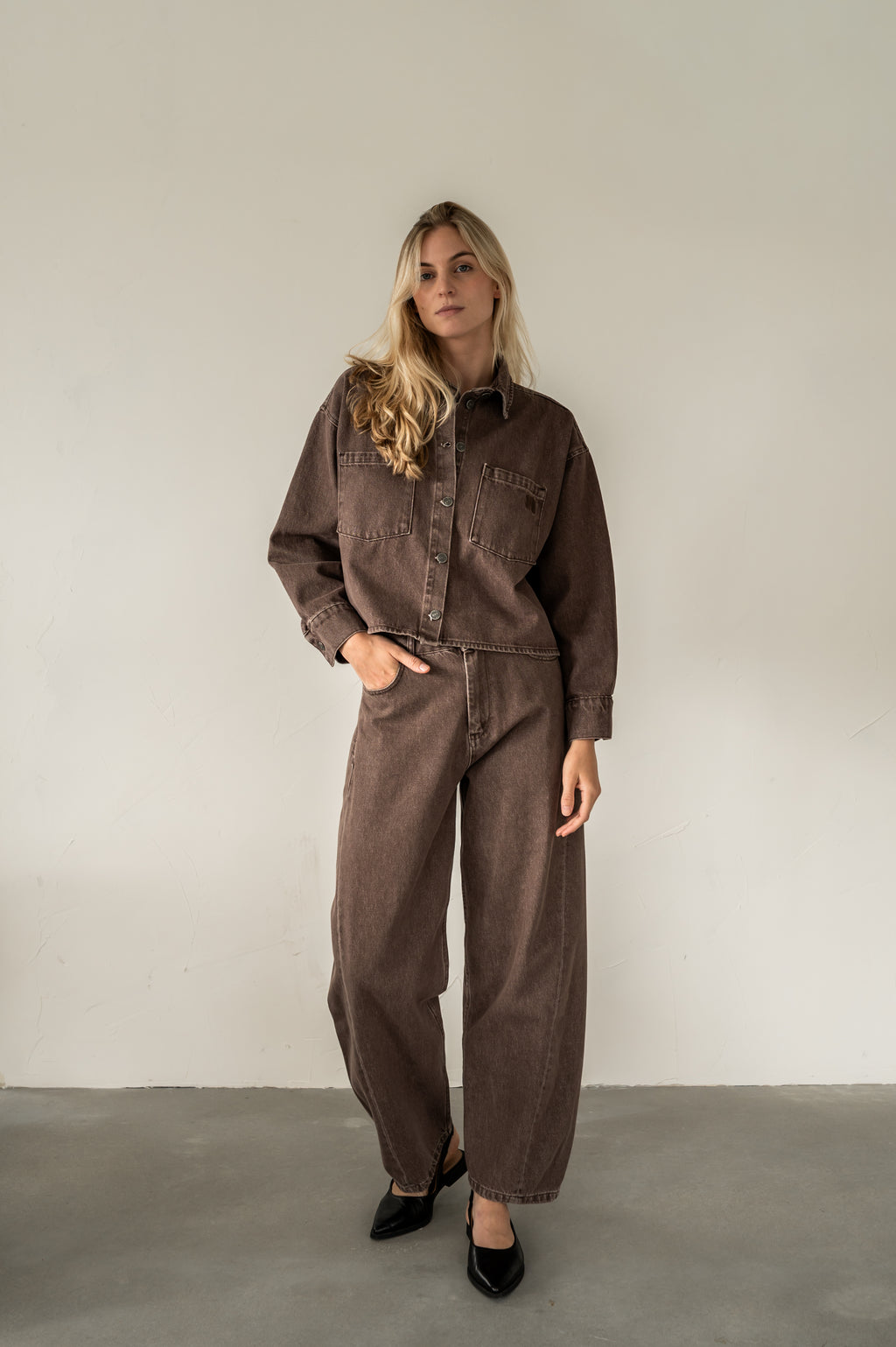 NORMA JEANS - DARK BROWN