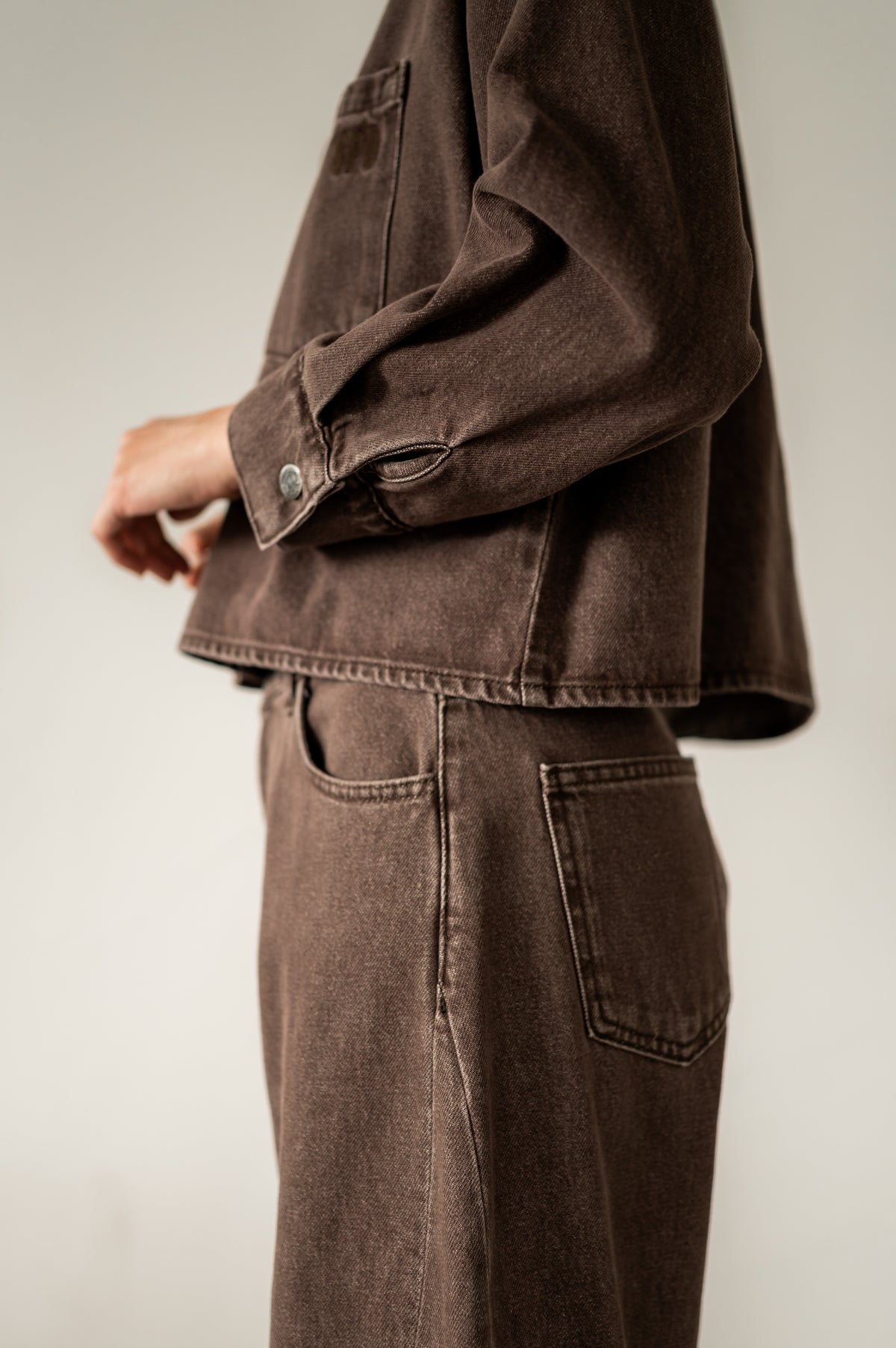 NORMA JEANS - DARK BROWN