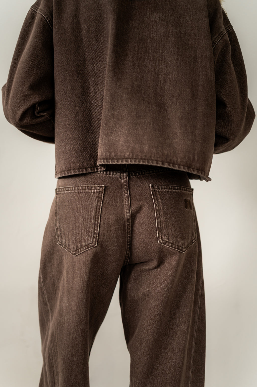 NORMA JEANS - DARK BROWN