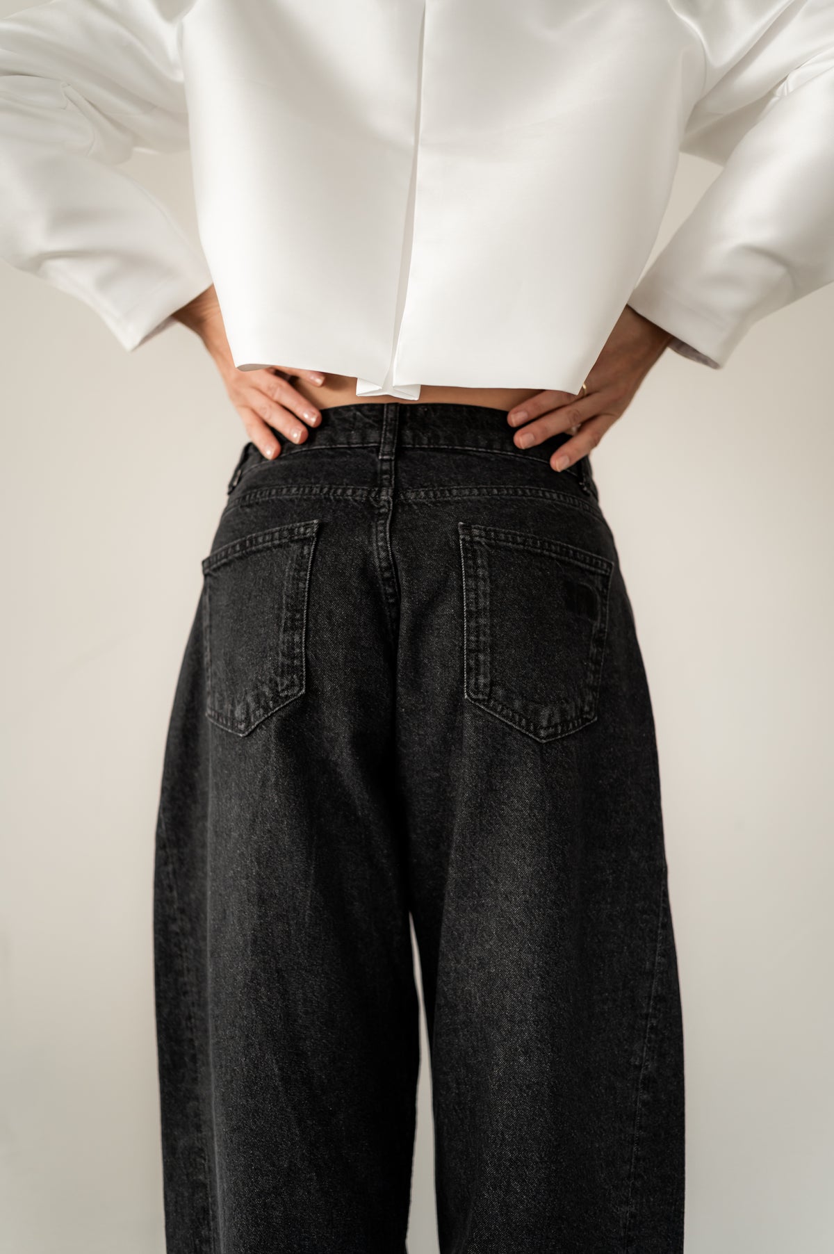 NORMA JEANS - DARK GREY